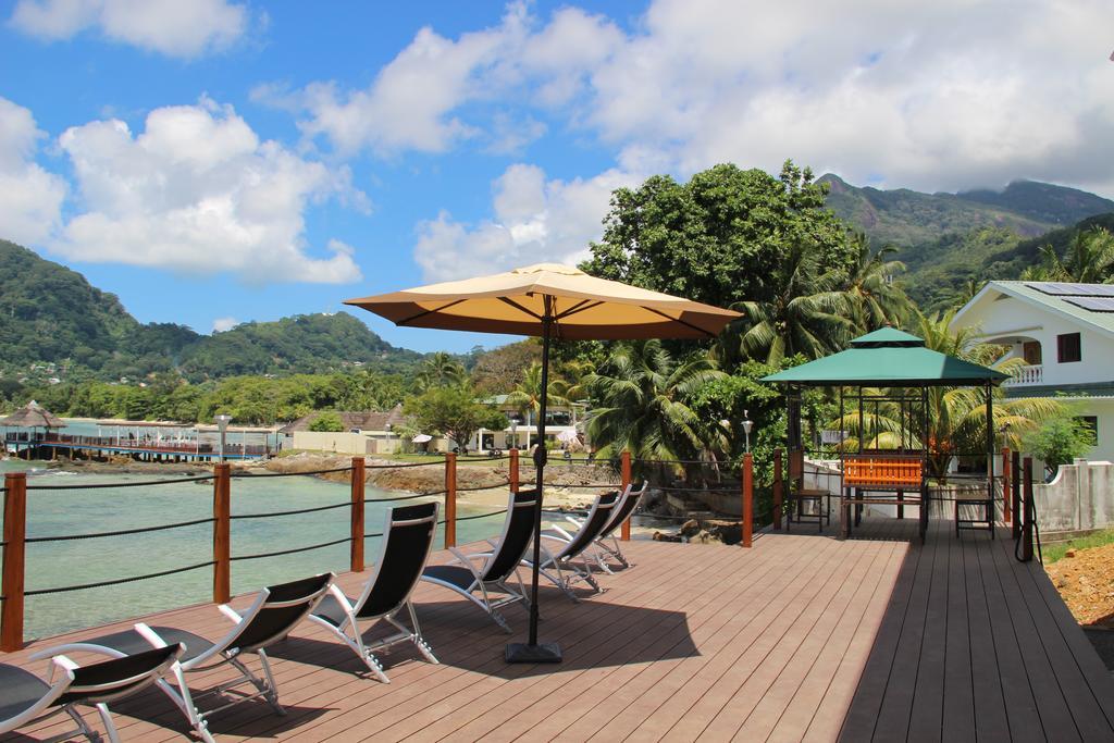 Surfers Cove Apartments Bel Ombre Kültér fotó