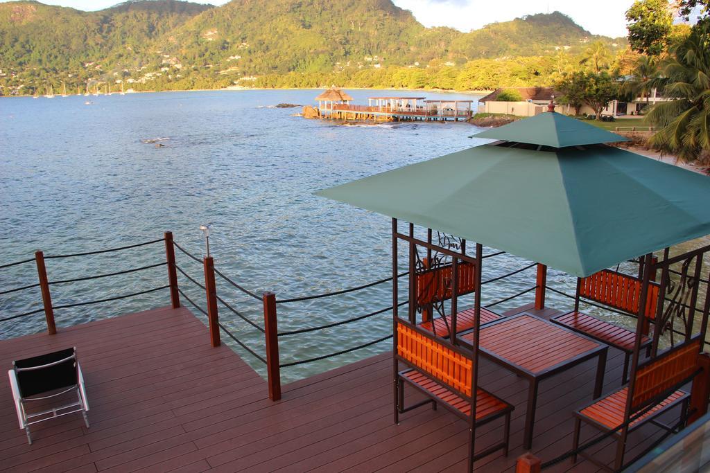 Surfers Cove Apartments Bel Ombre Kültér fotó